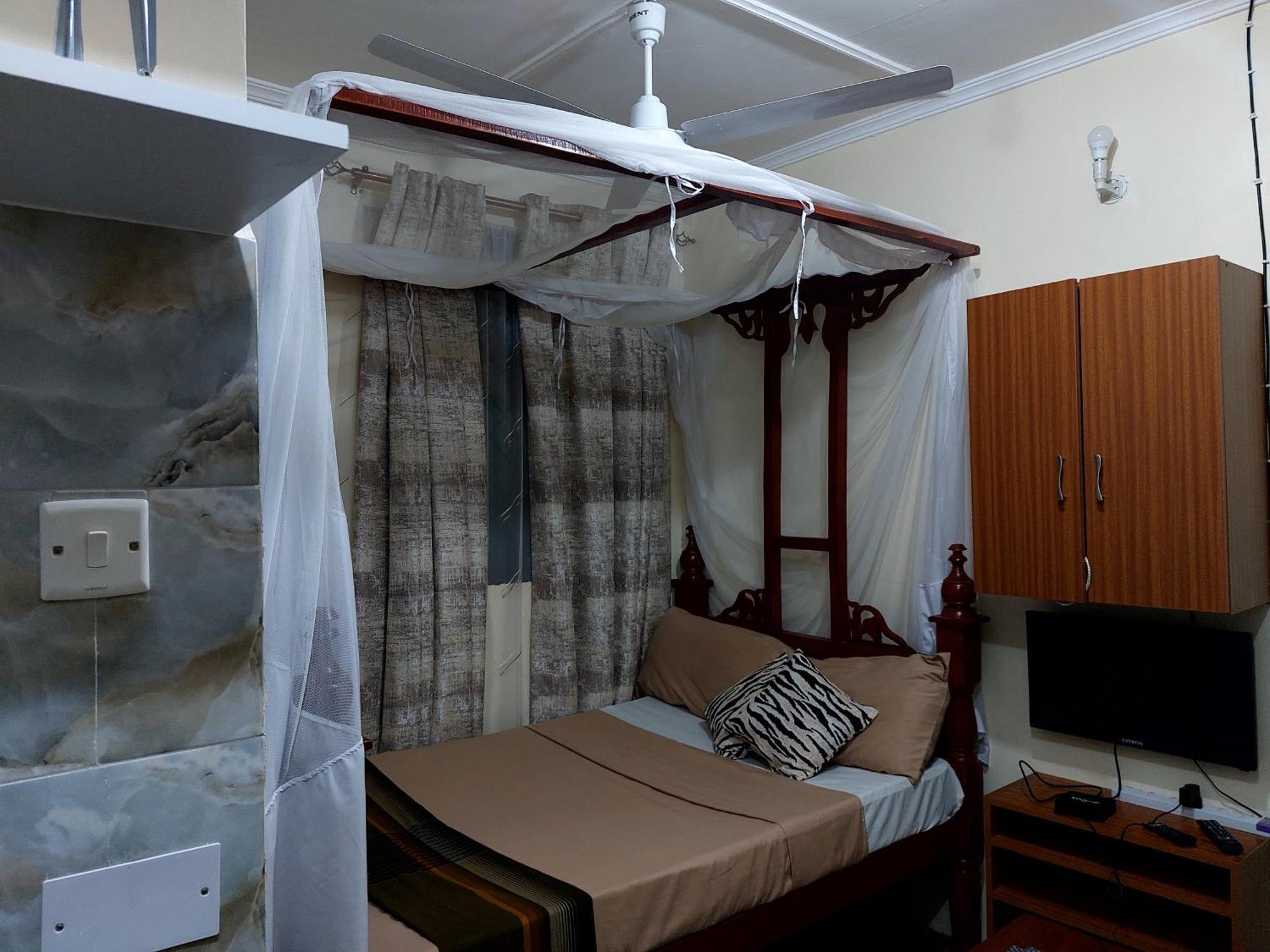 Amarrosi Lion - Studio Terrace Apartment ,Mtwapa Ruang foto